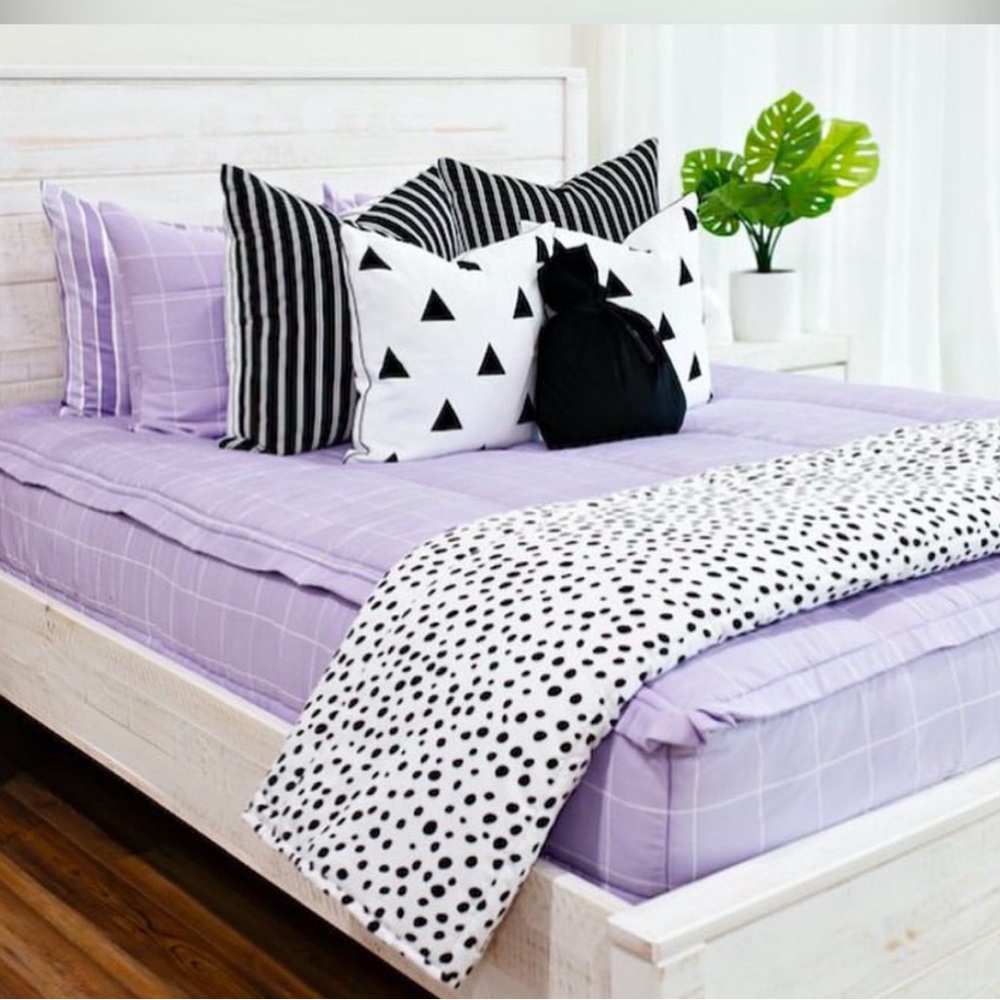 Beddy’s ‘so grape’ purple bedding